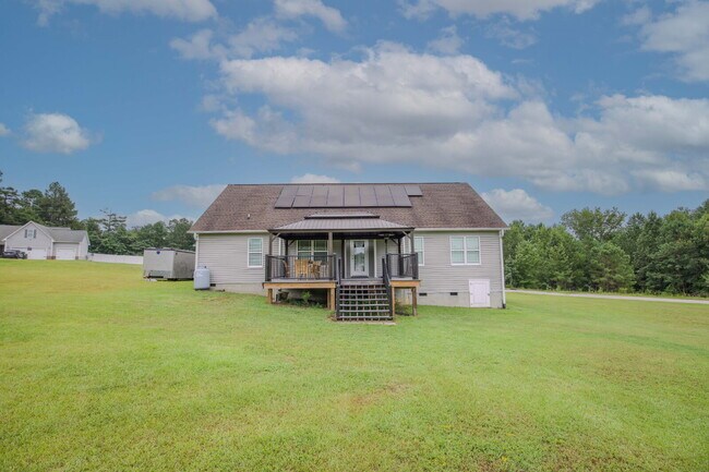 Building Photo - *Lease Special!* Fiber optic internet incl...