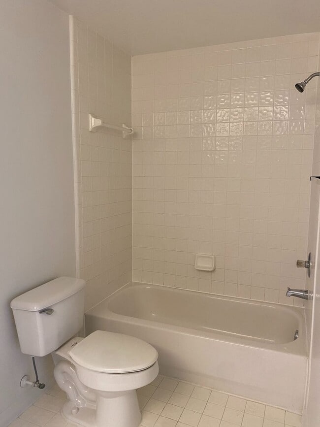 Building Photo - Your Next  Charming 2 bedroom 2 baths Home Awaits! Call now ~