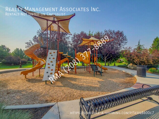 Building Photo - 11277 W Portola St