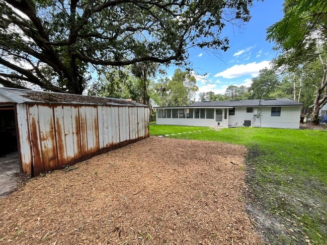 Building Photo - 817 Rosalia Dr