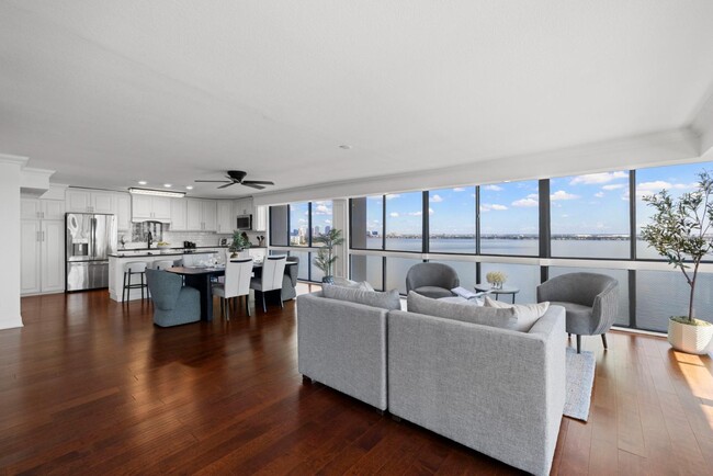 Building Photo - 3301 Bayshore Blvd