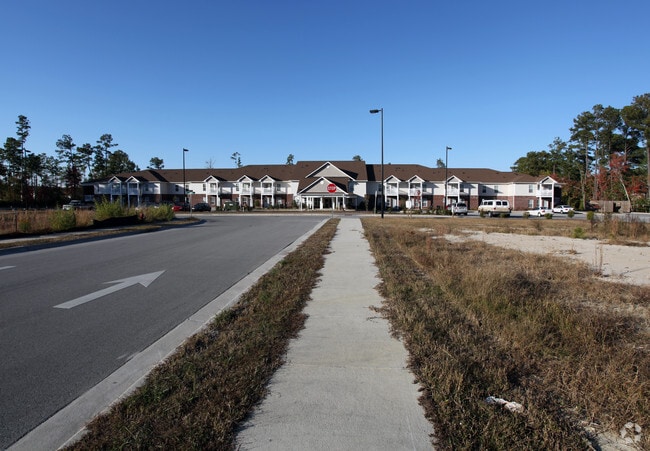 Building Photo - Longbourne Apartments
