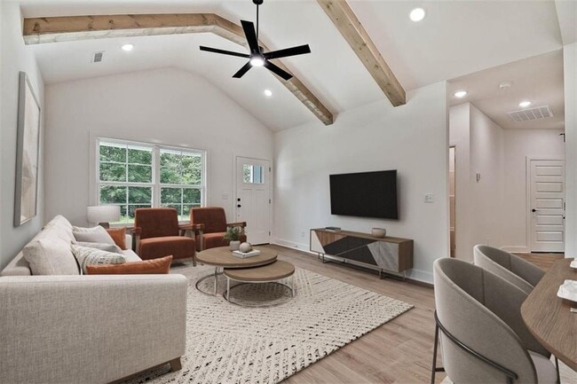 Building Photo - 10 Briscoe Ln