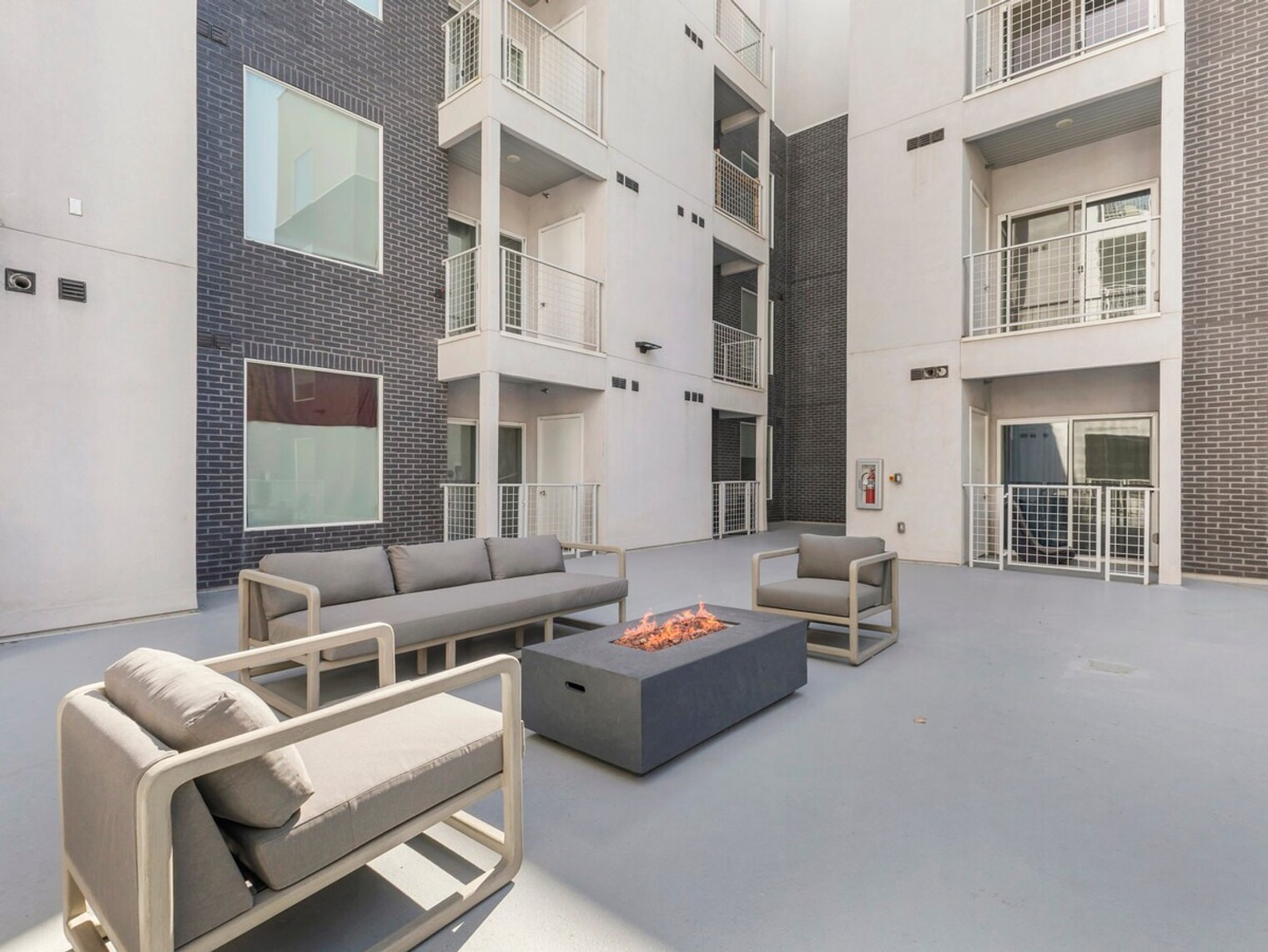 Building Photo - 360 S 400 W
