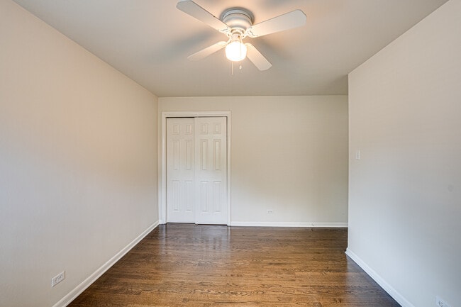 Building Photo - 637 Barnsdale Rd