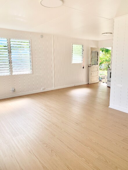 Building Photo - 52 Olomana St