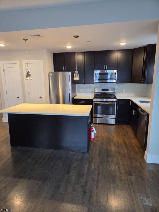 Building Photo - 59 Willet St