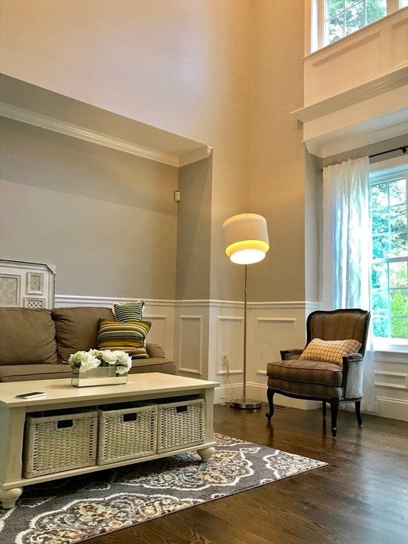 Building Photo - 301 Linden St