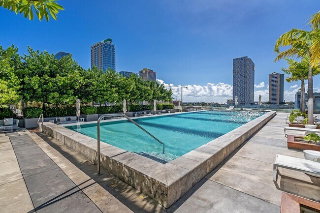 Building Photo - Symphony Honolulu - Furnished 2BR, High Floor