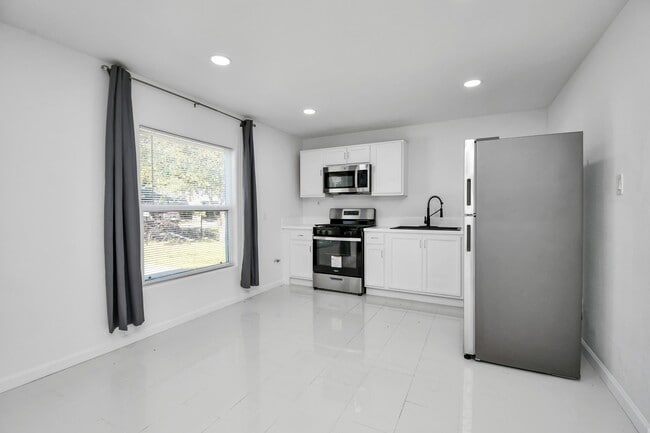 Building Photo - 11127 Melba Ln