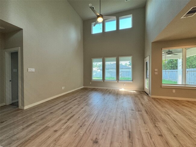 Building Photo - 10213 Prairie Creek Ln