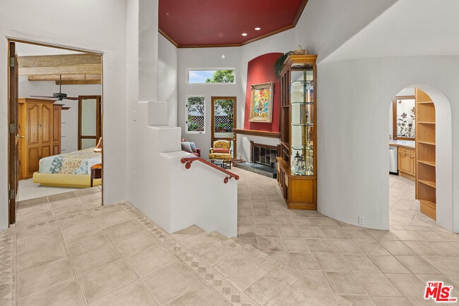 Building Photo - 15500 Sunset Blvd