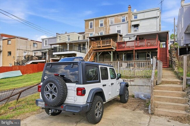 Building Photo - 343 Spring Mill Ave