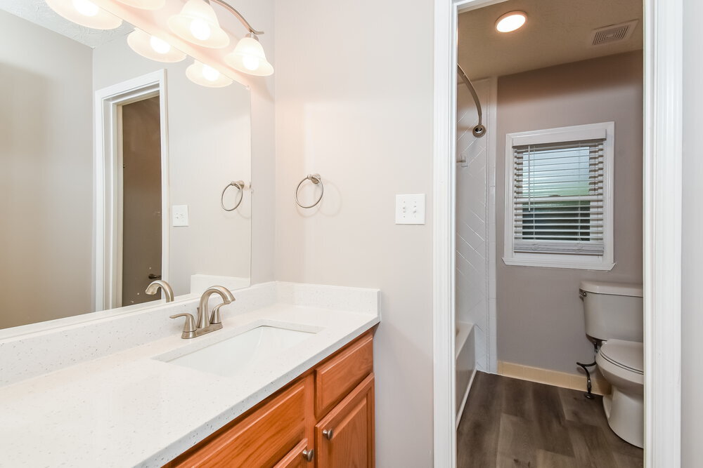 Building Photo - 4371 S Landing Dr