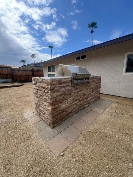 Building Photo - 68135 Peladora Rd