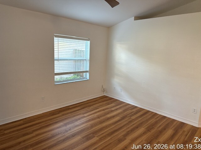 Building Photo - 405 Mango Cir