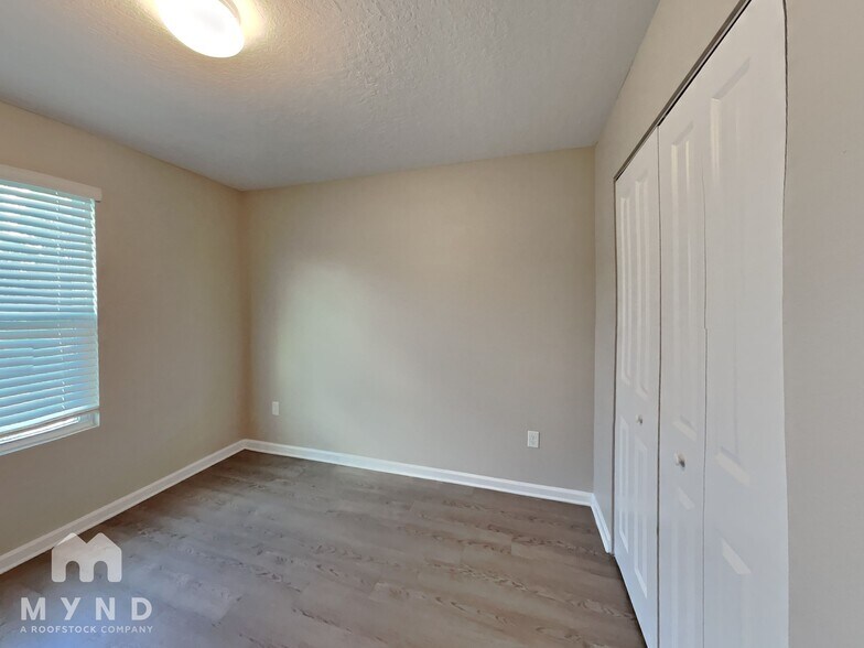Building Photo - 752 Henley Ct