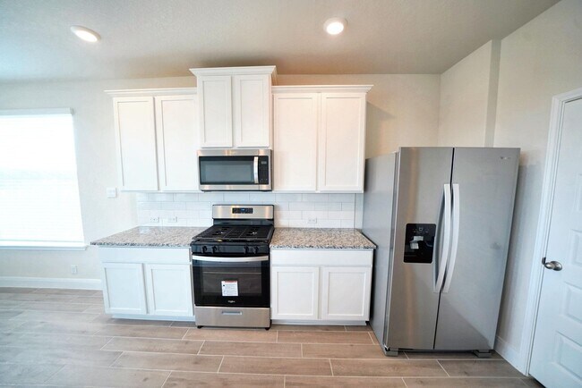 Building Photo - Stunning New Cibolo Home Now Available in Steel Creek - Realtor Commission: $500