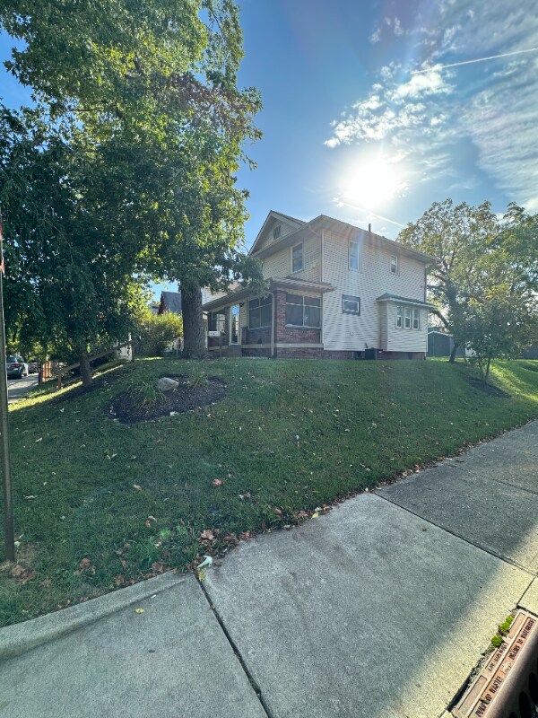 Building Photo - 1230 N Kealing Ave