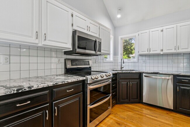 Building Photo - 6361 Stevenson St