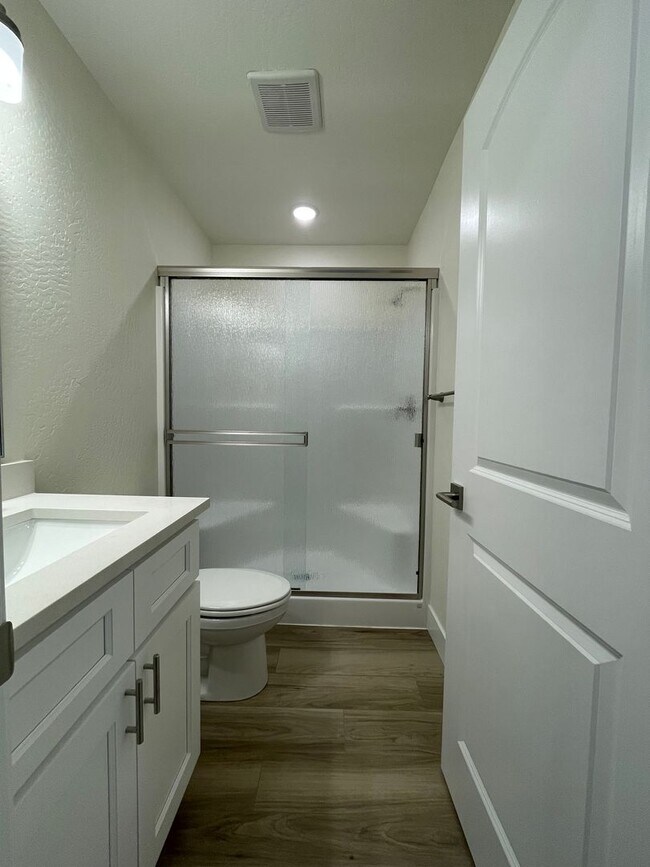 Building Photo - 410 4th St