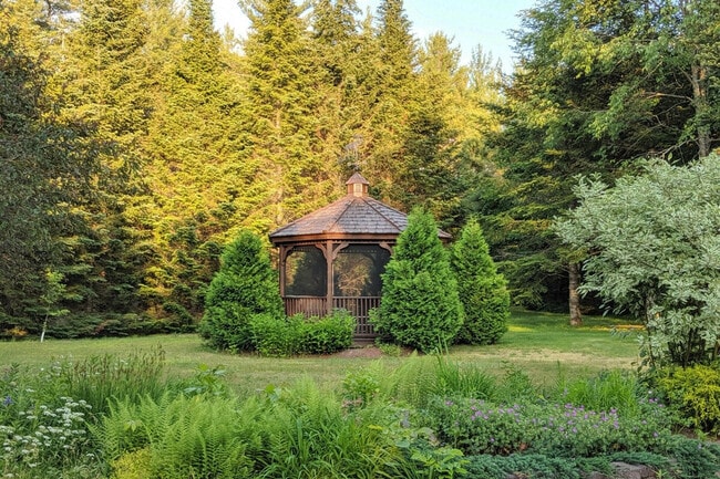 Building Photo - 66 Paquette Dr