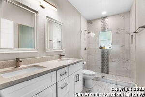 Building Photo - 810 Dakota St