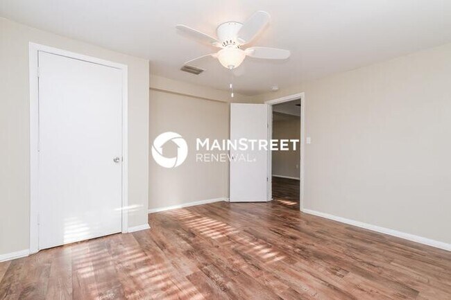 Building Photo - 3 Bedroom Pet-Friendly Home in Holiday, FL with Main Street Renewal