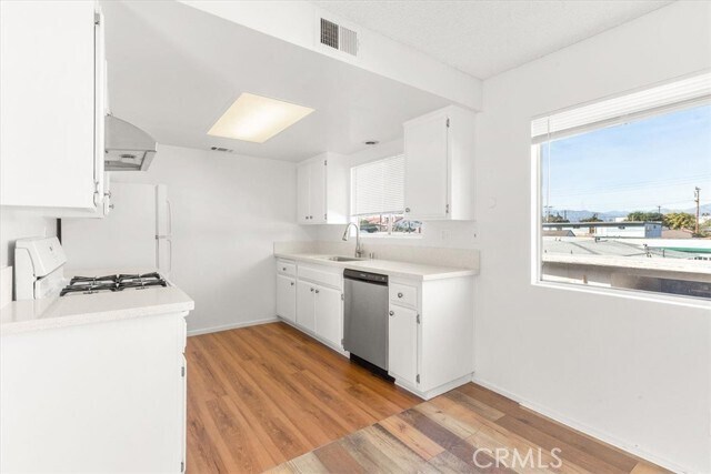 Building Photo - 232 S Ramona Ave