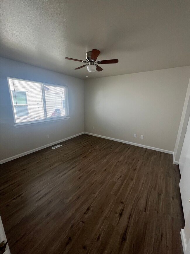 Building Photo - Mountain View Apartments - 1280