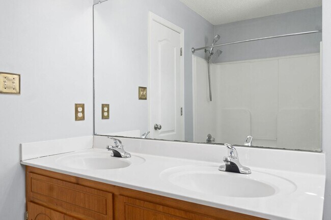 Building Photo - 3832 Cannondale Dr