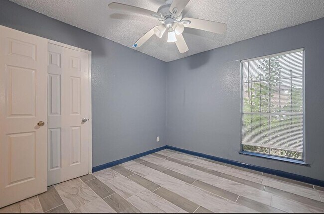 Building Photo - 12615 Brookglade Cir