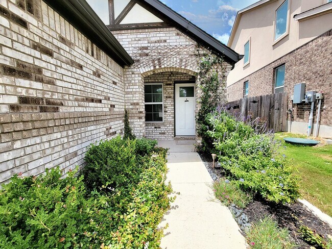 Building Photo - Beautiful 3-Bedroom, 2-Bath Modern Home fo...