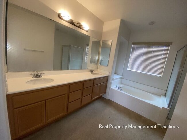 Building Photo - Ana Verde Hills - 4 bedroom, 3 bath!