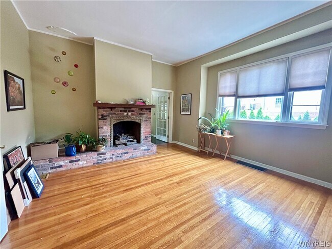 Building Photo - 40 Oakland Pl