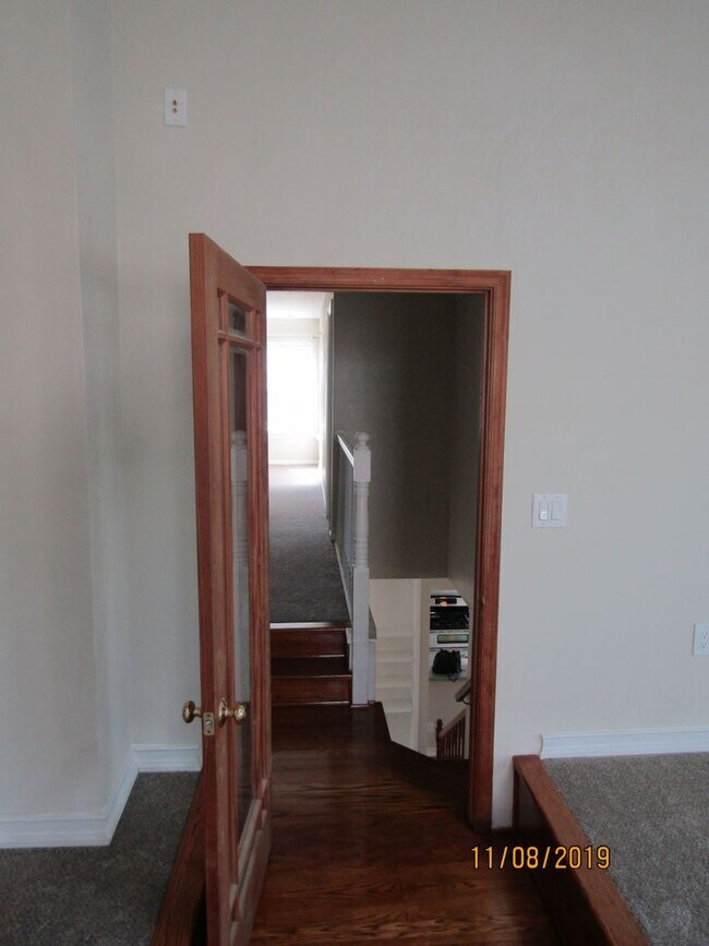 Building Photo - Weeping Cedar Trail