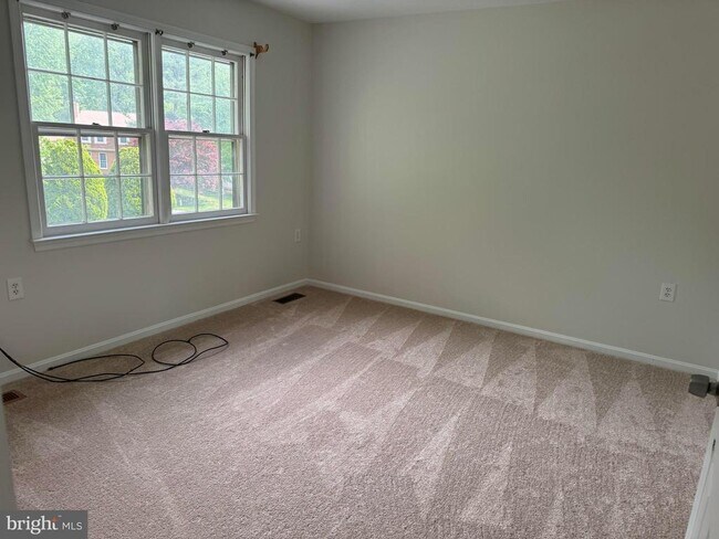 Building Photo - 12461 Hedges Run Dr
