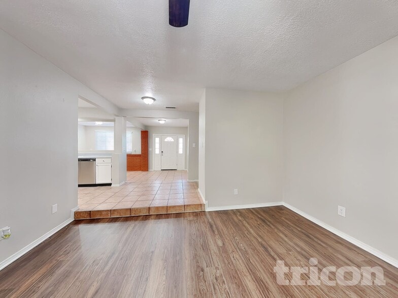 Building Photo - 311 Limestone Ct NE