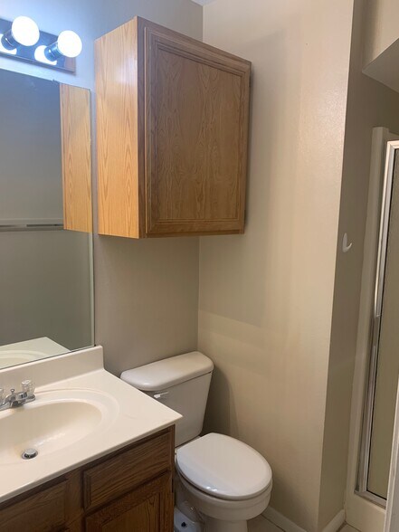 Building Photo - 1205 Vinyard Ct