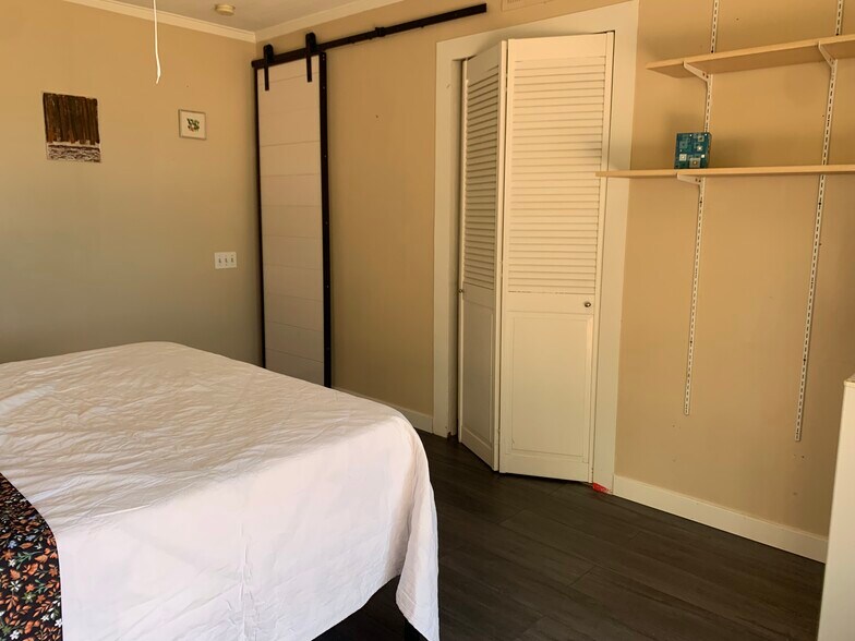 Building Photo - 23465 Via Ronda