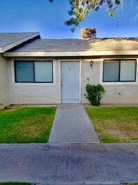 Building Photo - 1 BEDROOM 1 BATH TRIPLEX