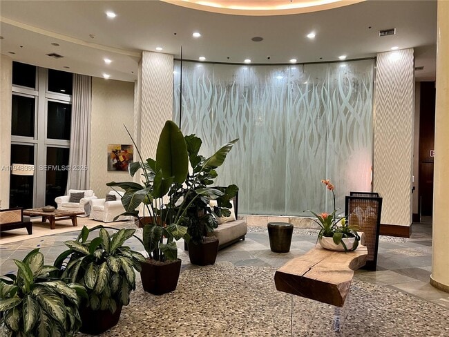 Building Photo - 2681 N Flamingo Rd