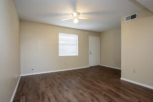 Interior Photo - Western Yarbrough Apartments