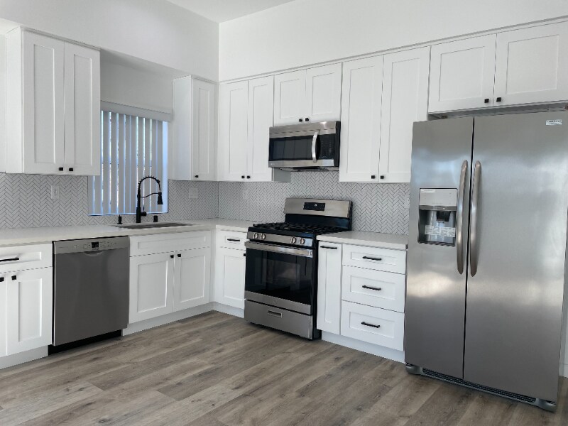 Building Photo - 140 N Carondelet St