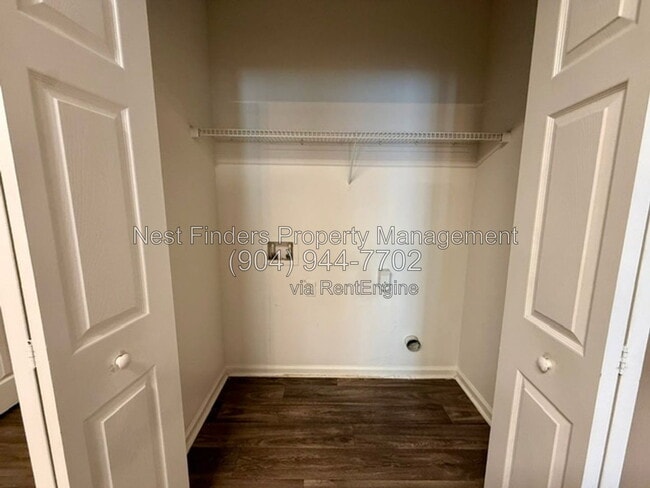 Building Photo - 518 Scrub Jay Dr