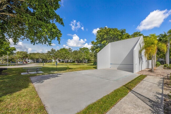 Building Photo - 741 Lyons Rd