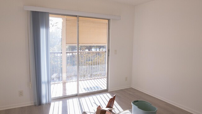 Building Photo - 400 SW 134th Way