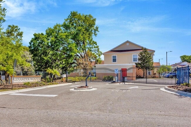 Building Photo - 143 Alexander Woods Dr