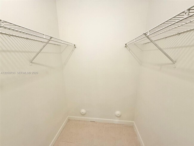Building Photo - 9755 Westview Dr