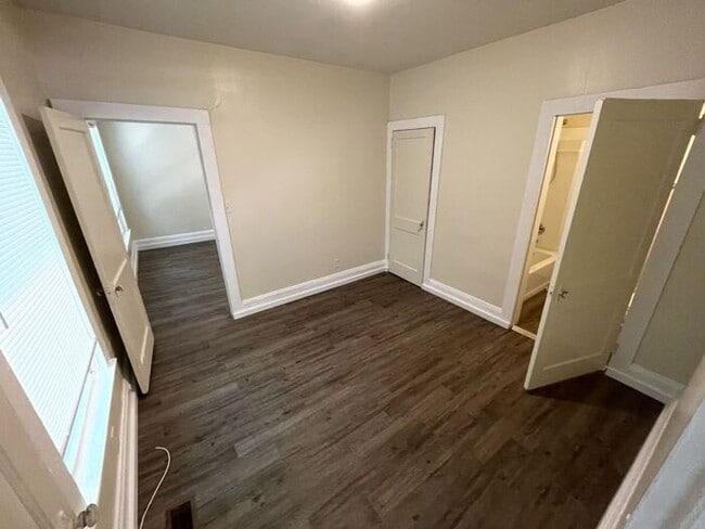 Building Photo - Duplex for rent!